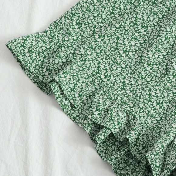 Floral tie strap romper - Picture 4 of 5